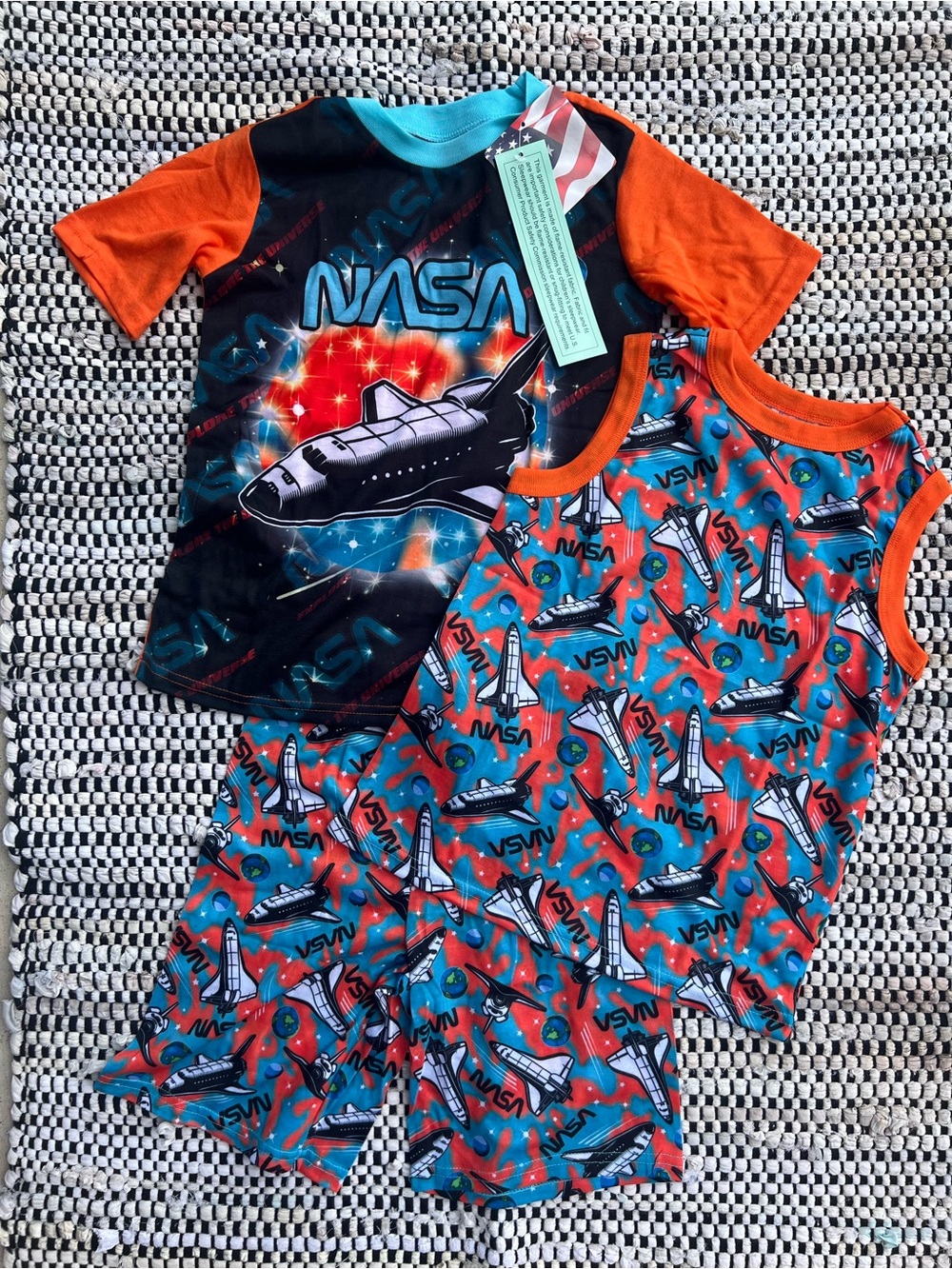 3 Piece Sleepwear Space Theme 
Size 6-7
NWT